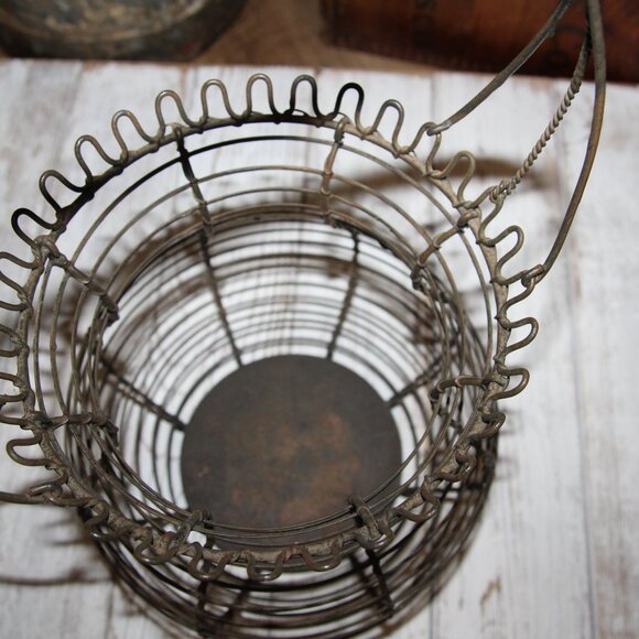 Rustic VTG Primitive Farmhouse Country Wrought Iron & Wire Egg Basket - Picture 5 of 9
